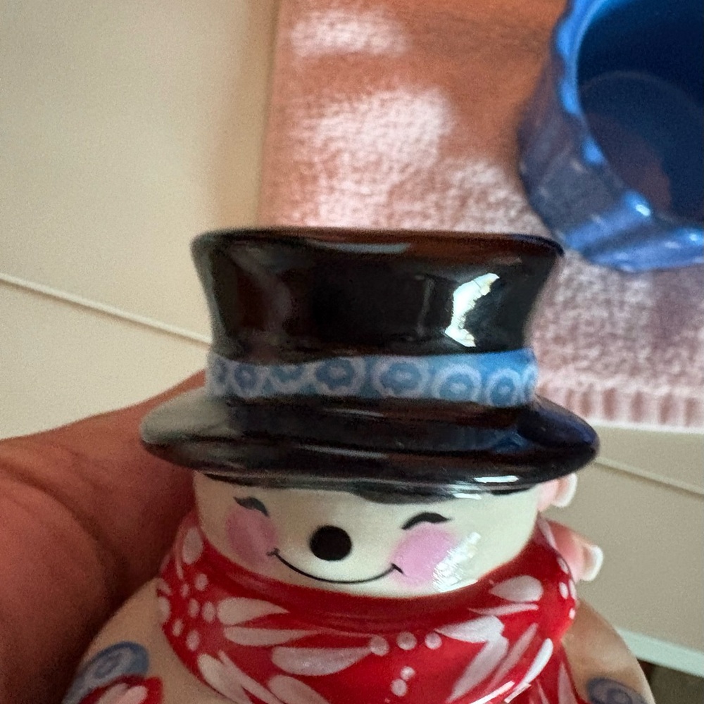 NWT Temptations Snowman Cupcake Ramekin Ceramic Figurine - Picture 4 of 5